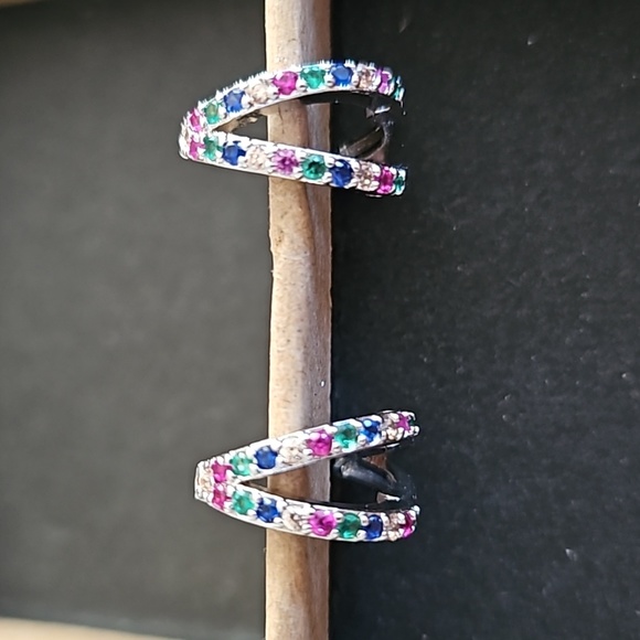 Small 🌈 Huggy Hoops 8mm - Picture 1 of 4